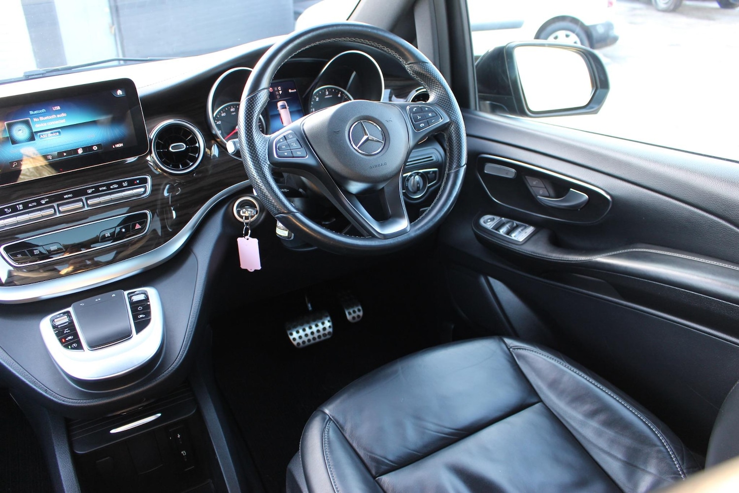 Used Mercedes-Benz V-Class 2021 for sale - 76314264: Photo 45
