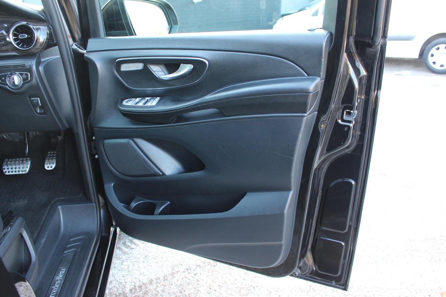 Used Mercedes-Benz V-Class 2021 for sale - 76314264: Photo 51