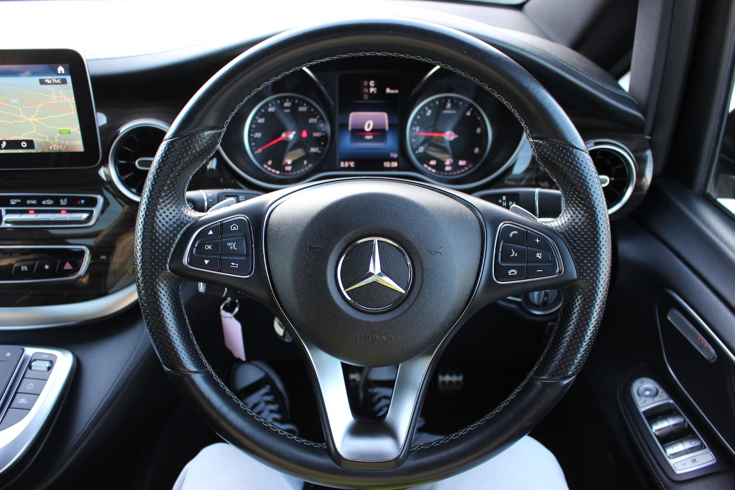 Used Mercedes-Benz V-Class 2021 for sale - 76314264: Photo 65