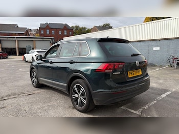 Used Volkswagen Tiguan 2017 for sale - 76201166: Photo 2