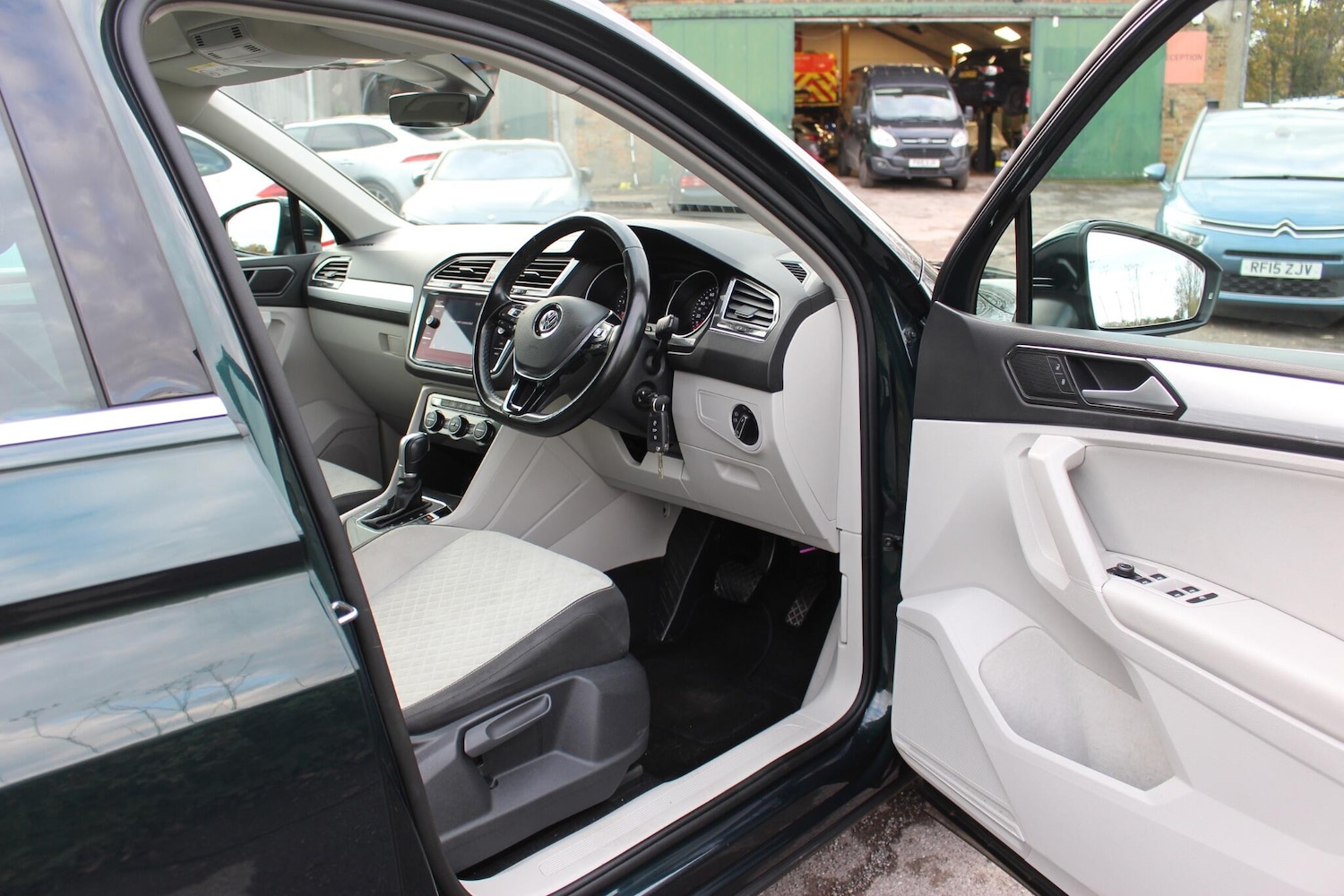 Used Volkswagen Tiguan 2017 for sale - 76201166: Photo 3