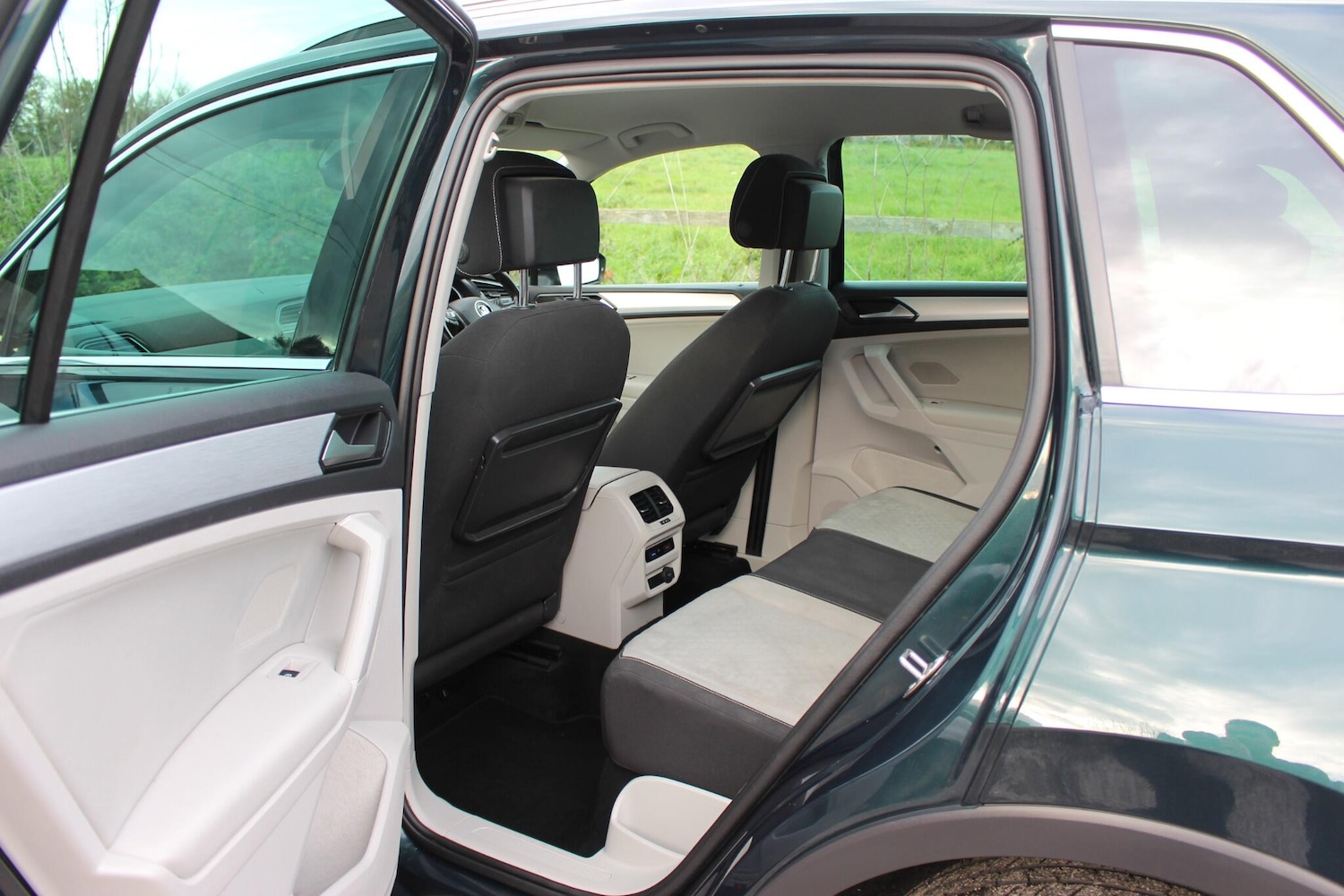 Used Volkswagen Tiguan 2017 for sale - 76201166: Photo 31