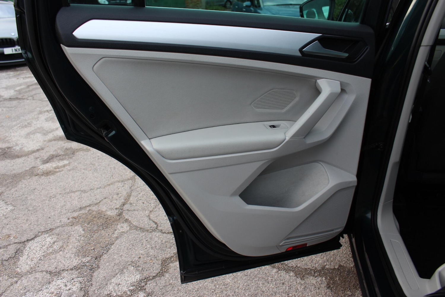 Used Volkswagen Tiguan 2017 for sale - 76201166: Photo 32