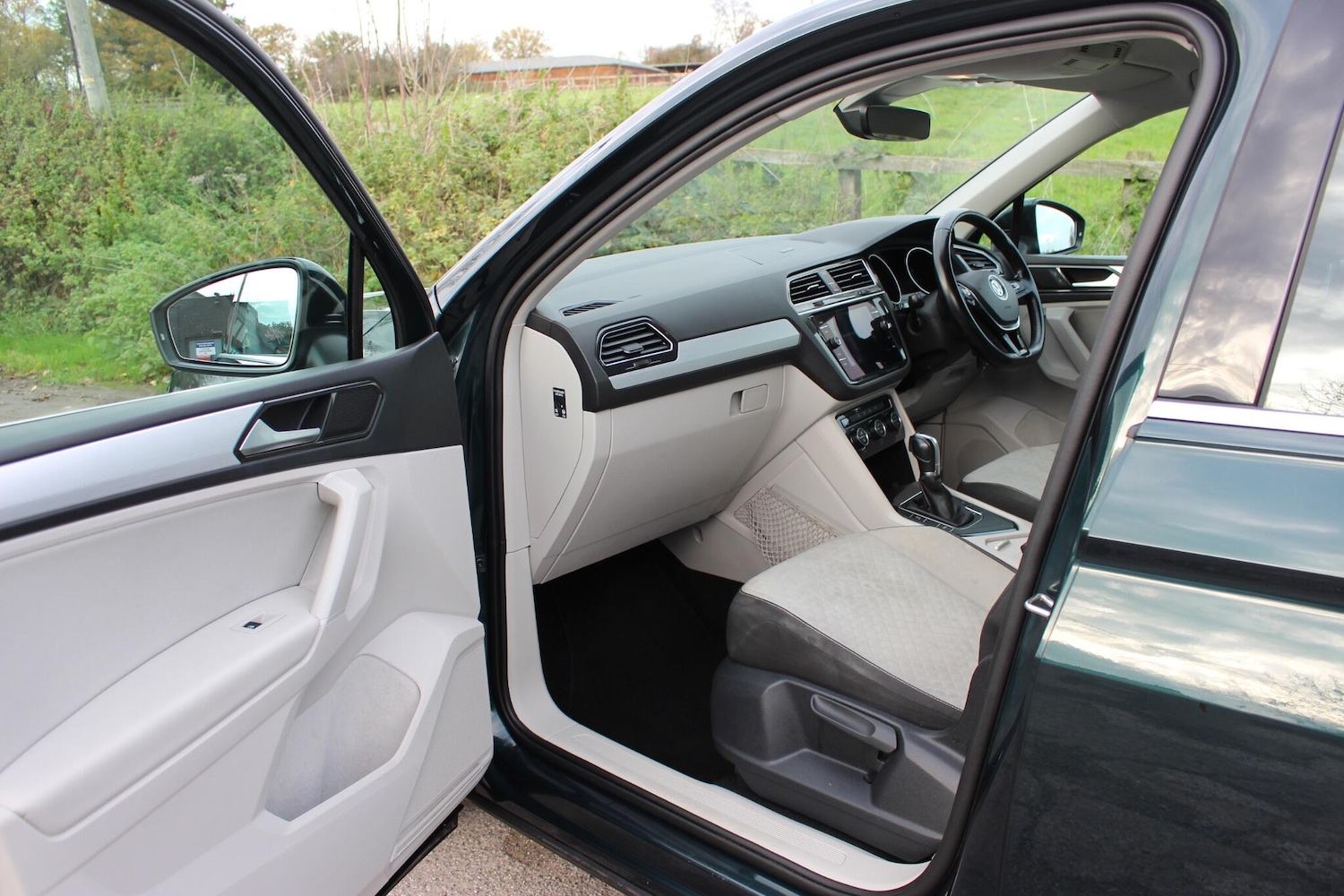 Used Volkswagen Tiguan 2017 for sale - 76201166: Photo 35