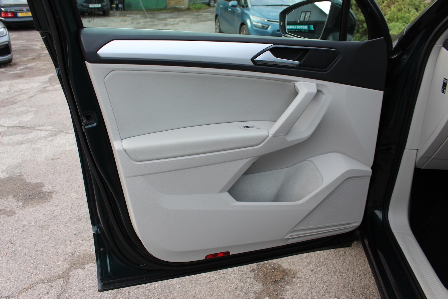 Used Volkswagen Tiguan 2017 for sale - 76201166: Photo 36