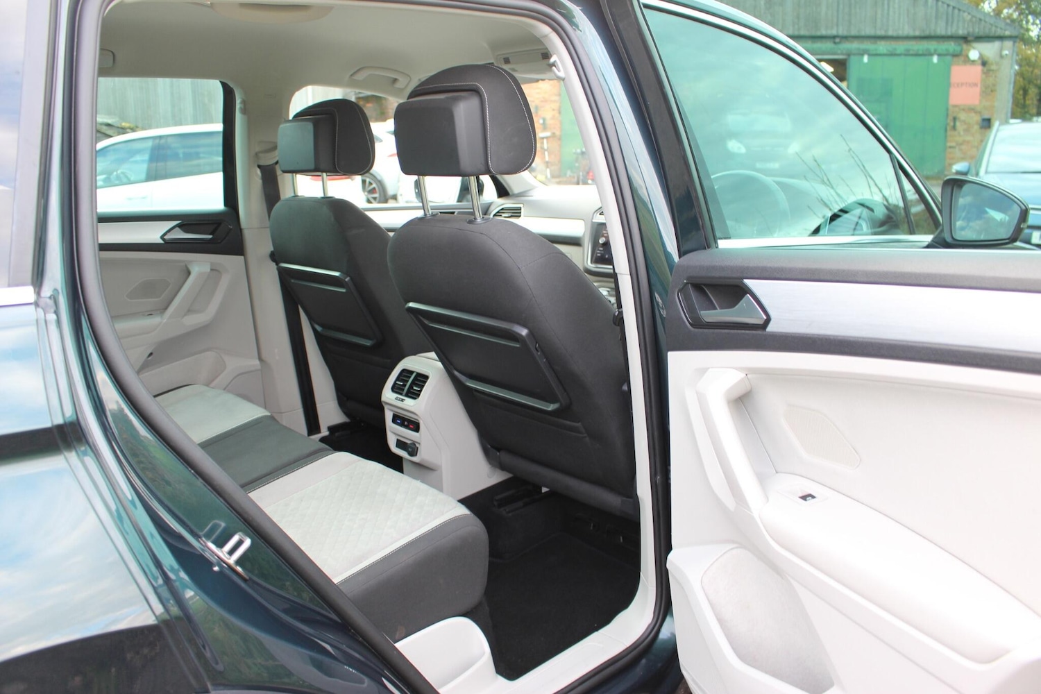 Used Volkswagen Tiguan 2017 for sale - 76201166: Photo 43