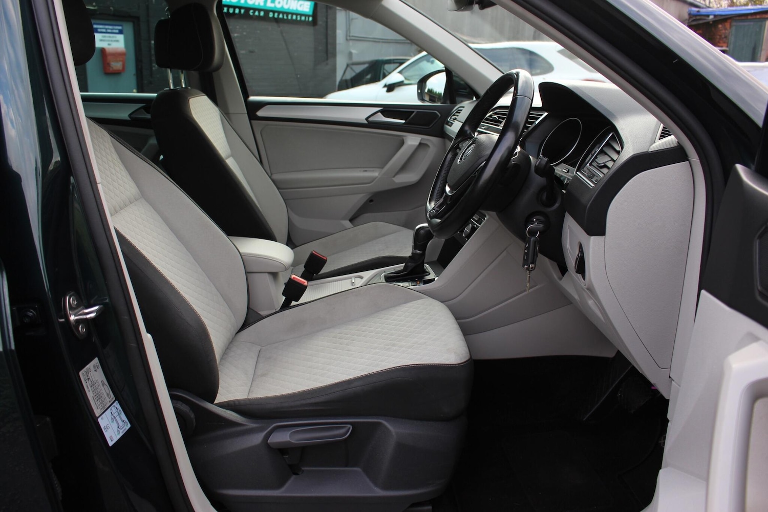 Used Volkswagen Tiguan 2017 for sale - 76201166: Photo 50