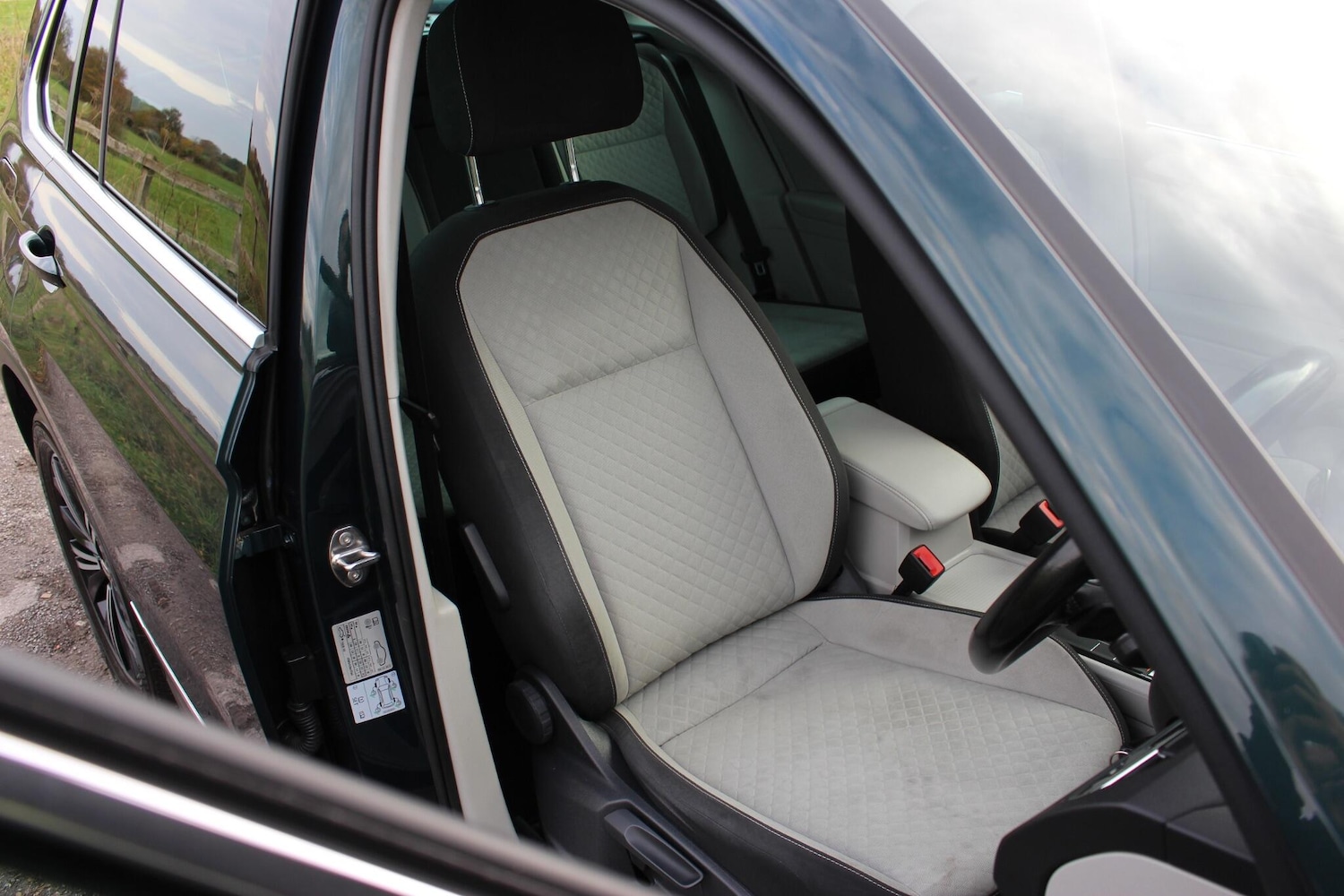 Used Volkswagen Tiguan 2017 for sale - 76201166: Photo 51