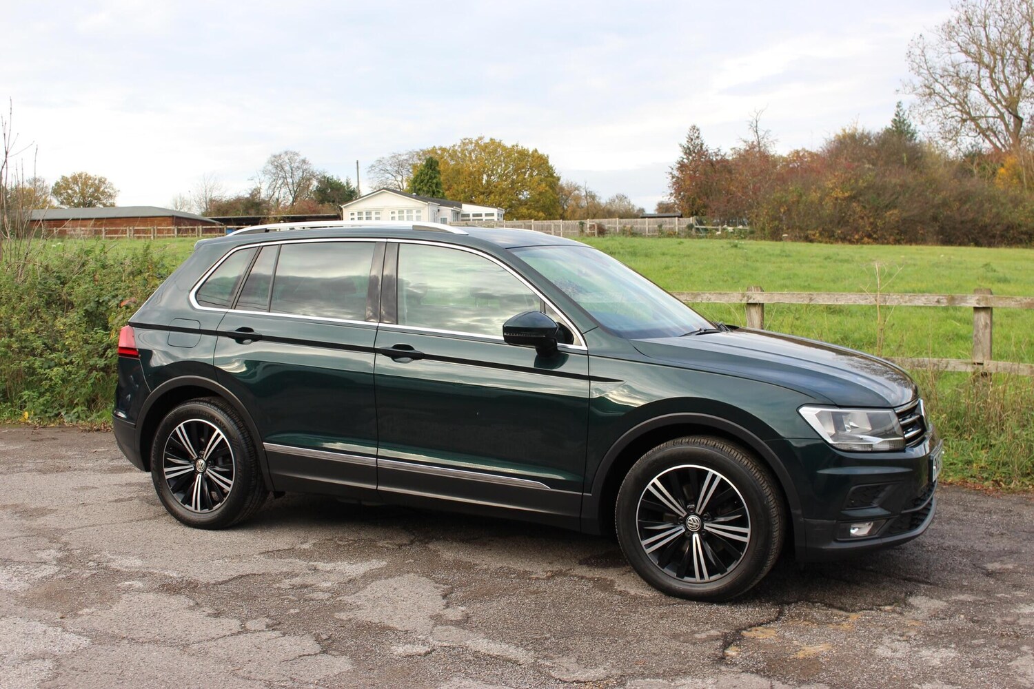 Used Volkswagen Tiguan 2017 for sale - 76201166: Photo 76