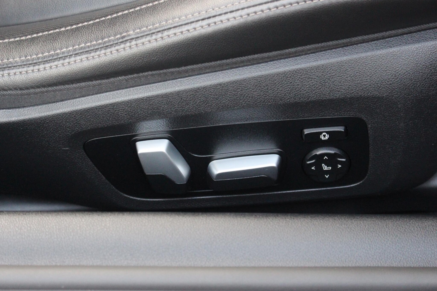 Used BMW 8 Series 2020 for sale - 76314846: Photo 65