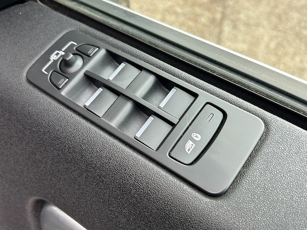 Used Land Rover Discovery Sport 2017 for sale - 76106365: Photo 51