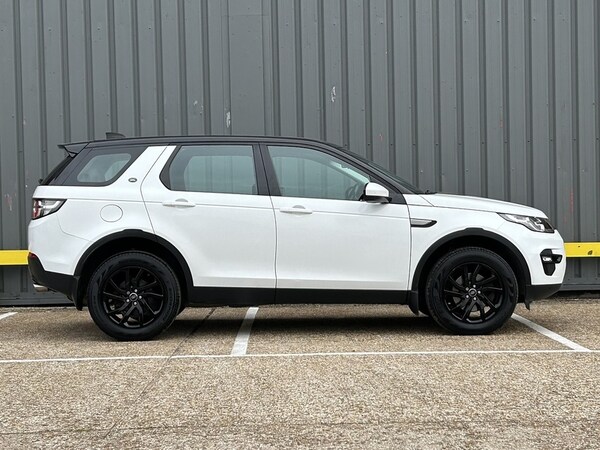 Used Land Rover Discovery Sport 2017 for sale - 76106365: Photo 8