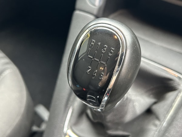 Used Vauxhall Zafira Tourer 2017 for sale - 76232383: Photo 17