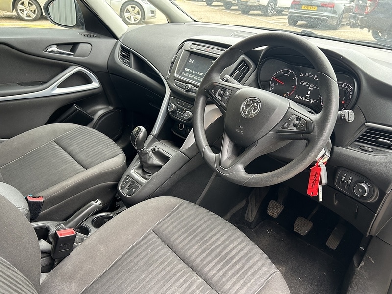 Used Vauxhall Zafira Tourer 2017 for sale - 76232383: Photo 3