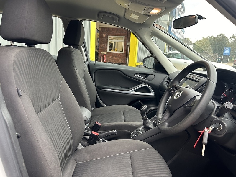 Used Vauxhall Zafira Tourer 2017 for sale - 76232383: Photo 4