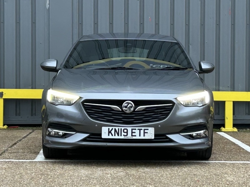 Used Vauxhall Insignia 2019 for sale - 77200949: Photo 2