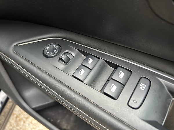 Used Peugeot 5008 2020 for sale - 76232385: Photo 8