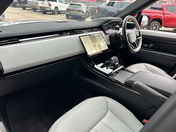 Used Land Rover Range Rover Sport 2025 for sale - 76243586: Photo 13