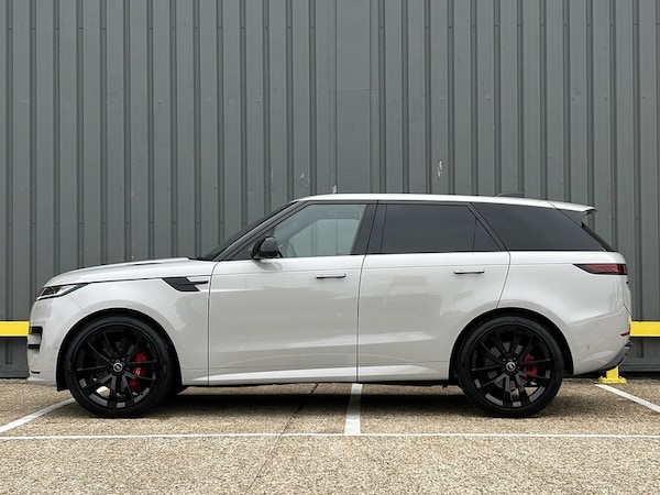 Used Land Rover Range Rover Sport 2025 for sale - 76243586: Photo 4
