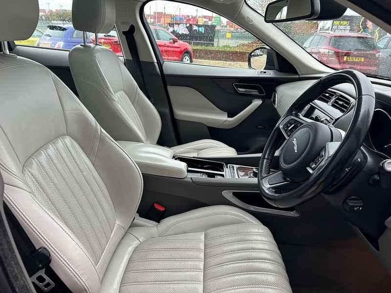 Used Jaguar F-Pace 2017 for sale - 76612648: Photo 10