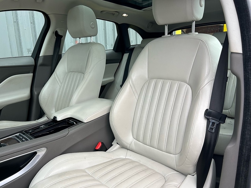 Used Jaguar F-Pace 2017 for sale - 76612648: Photo 12