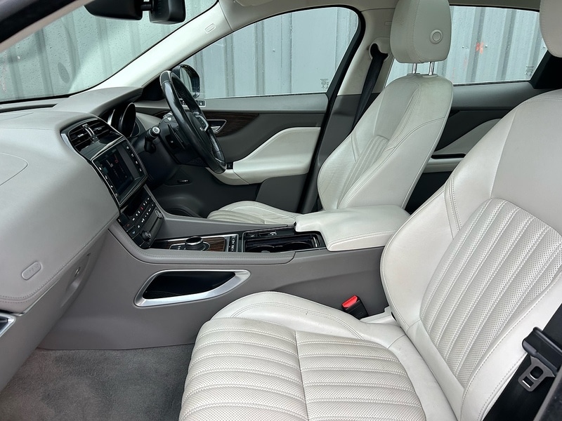Used Jaguar F-Pace 2017 for sale - 76612648: Photo 13
