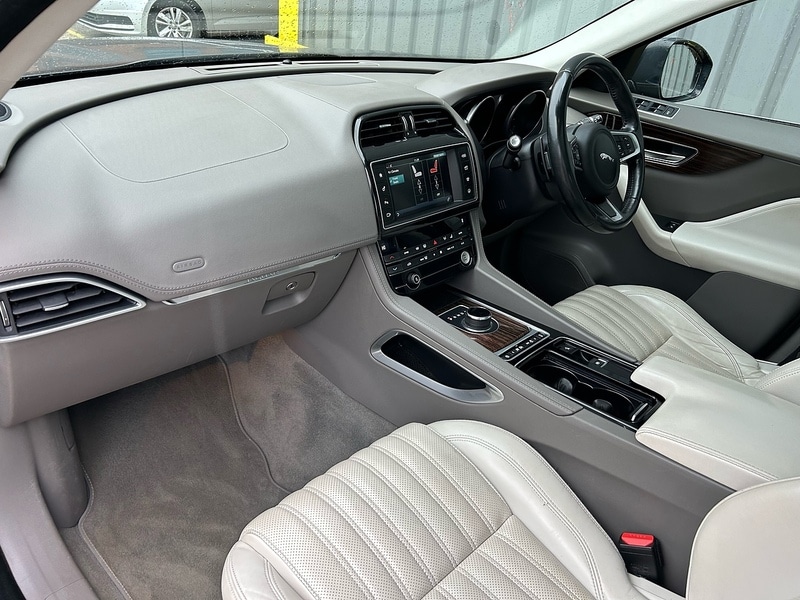Used Jaguar F-Pace 2017 for sale - 76612648: Photo 14