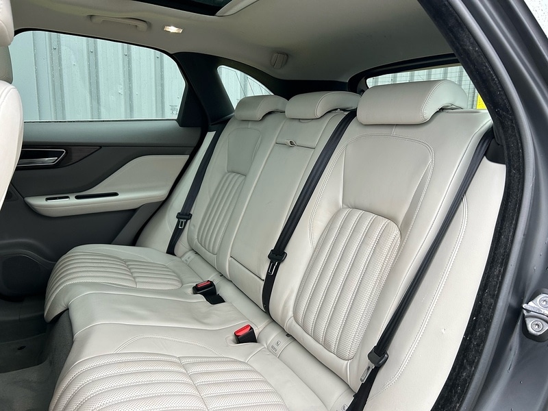 Used Jaguar F-Pace 2017 for sale - 76612648: Photo 15