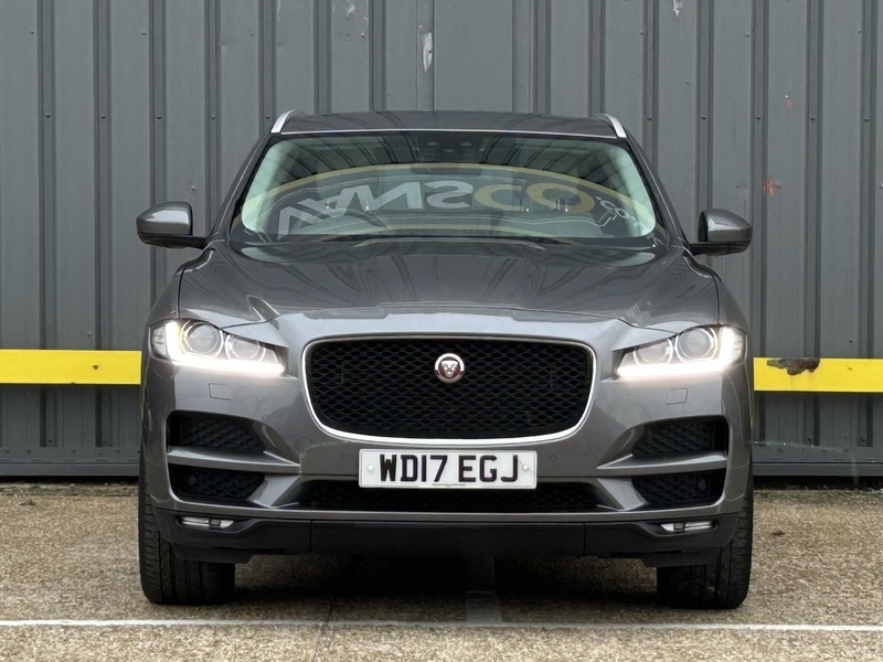 Used Jaguar F-Pace 2017 for sale - 76612648: Photo 2