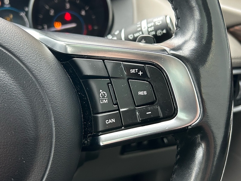 Used Jaguar F-Pace 2017 for sale - 76612648: Photo 23