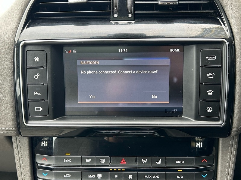 Used Jaguar F-Pace 2017 for sale - 76612648: Photo 32