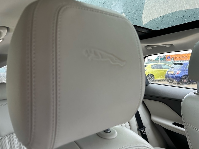 Used Jaguar F-Pace 2017 for sale - 76612648: Photo 38