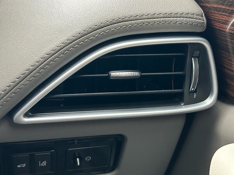 Used Jaguar F-Pace 2017 for sale - 76612648: Photo 56