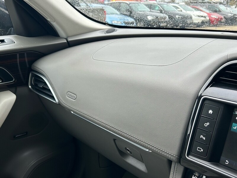 Used Jaguar F-Pace 2017 for sale - 76612648: Photo 65