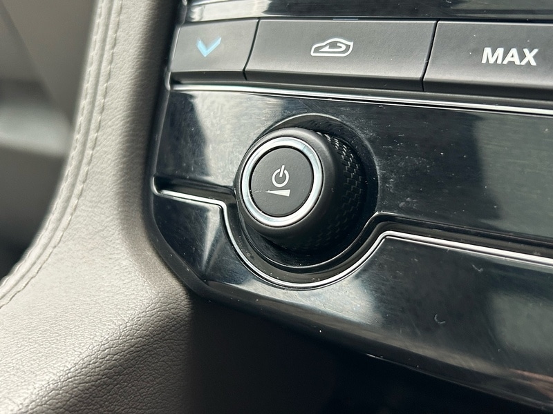 Used Jaguar F-Pace 2017 for sale - 76612648: Photo 67