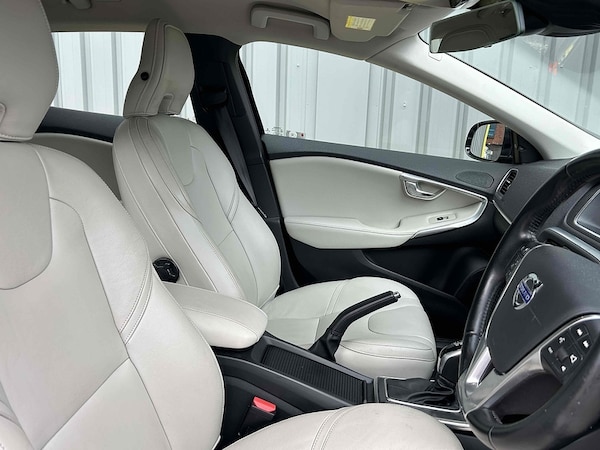 Used Volvo V40 2014 for sale - 76210916: Photo 10