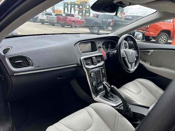 Used Volvo V40 2014 for sale - 76210916: Photo 14