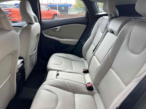Used Volvo V40 2014 for sale - 76210916: Photo 16