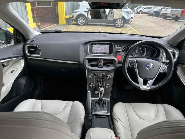 Used Volvo V40 2014 for sale - 76210916: Photo 21