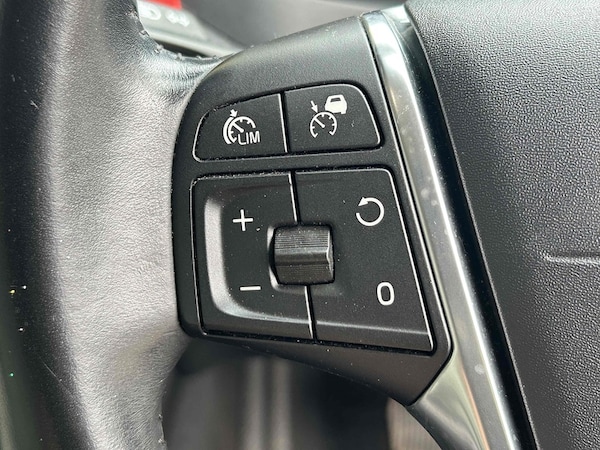 Used Volvo V40 2014 for sale - 76210916: Photo 24