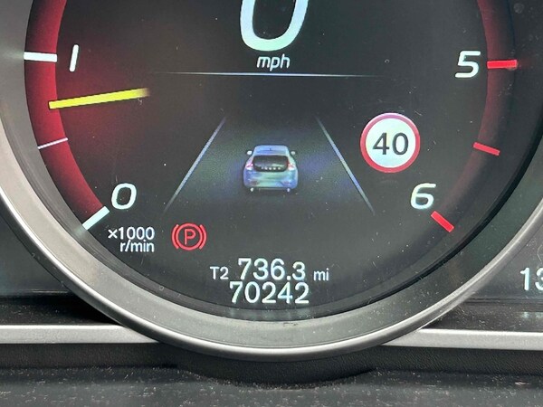 Used Volvo V40 2014 for sale - 76210916: Photo 27