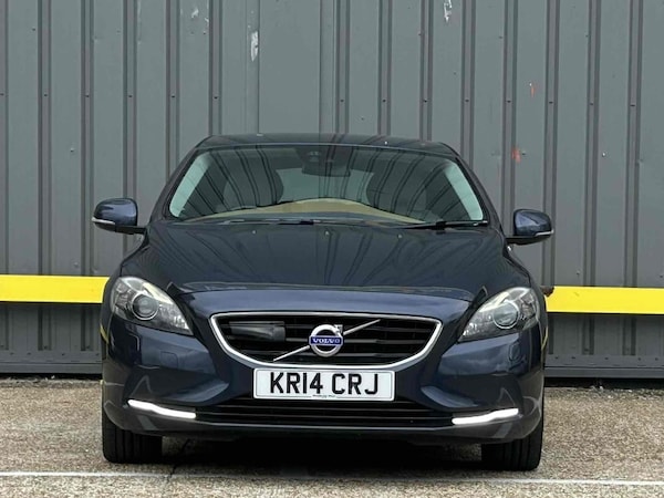 Used Volvo V40 2014 for sale - 76210916: Photo 2
