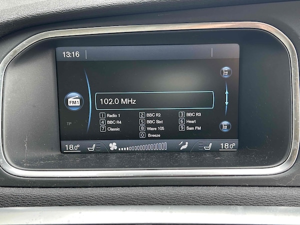 Used Volvo V40 2014 for sale - 76210916: Photo 32