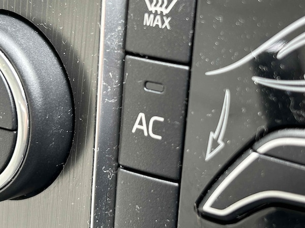 Used Volvo V40 2014 for sale - 76210916: Photo 43