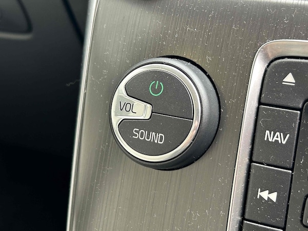 Used Volvo V40 2014 for sale - 76210916: Photo 48