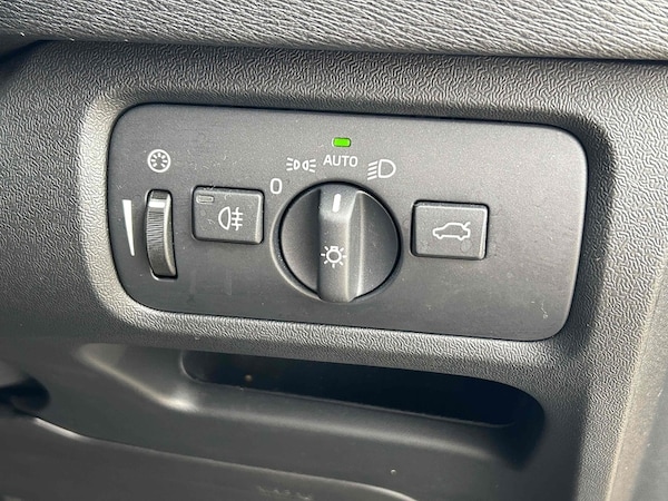 Used Volvo V40 2014 for sale - 76210916: Photo 50