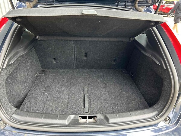 Used Volvo V40 2014 for sale - 76210916: Photo 55