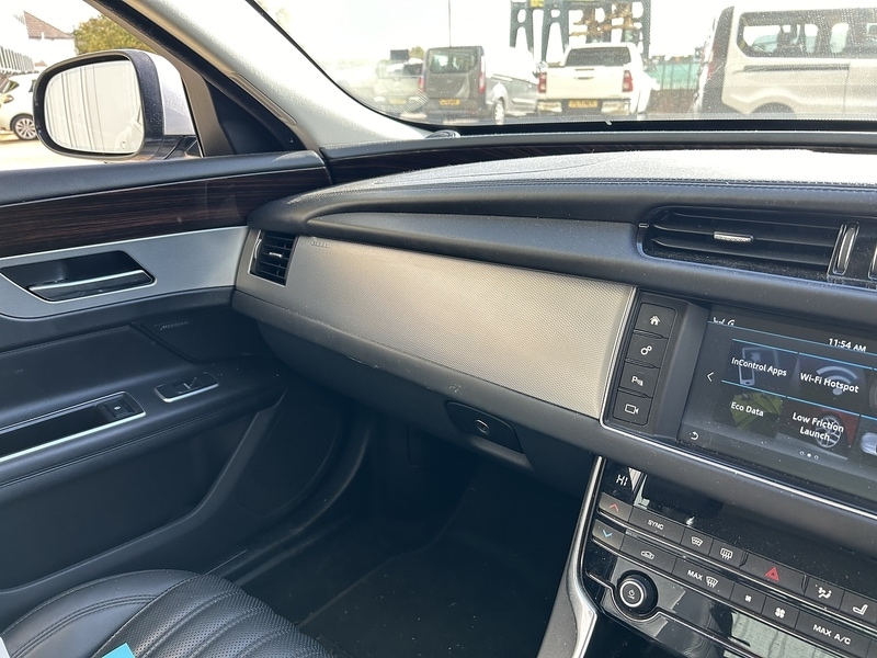 Used Jaguar XF 2017 for sale - 76437083: Photo 10