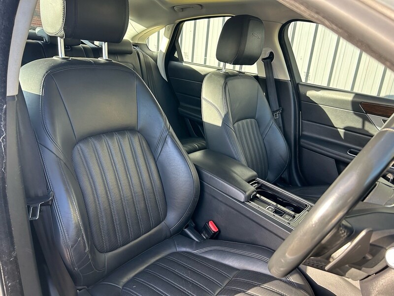 Used Jaguar XF 2017 for sale - 76437083: Photo 12