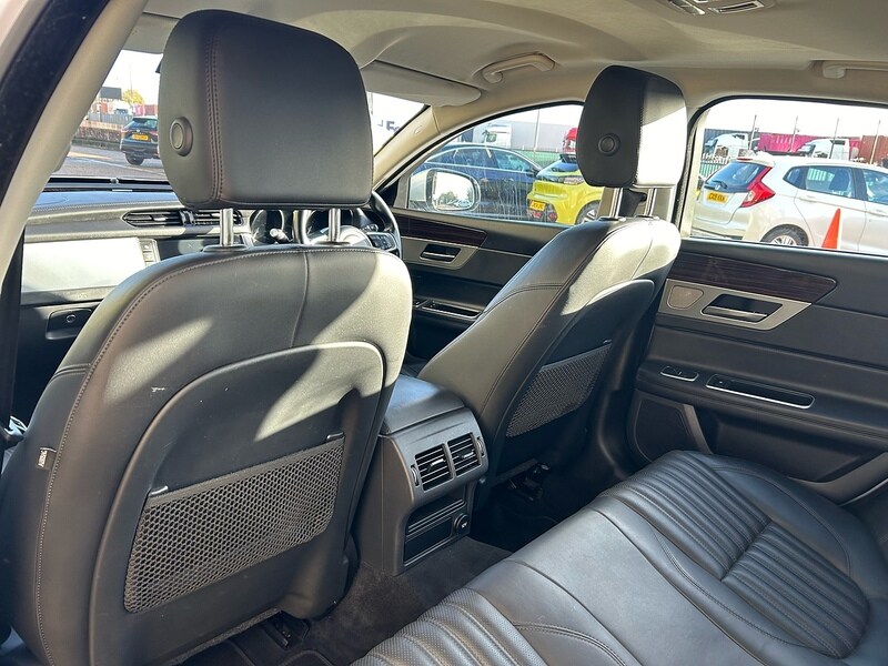 Used Jaguar XF 2017 for sale - 76437083: Photo 18